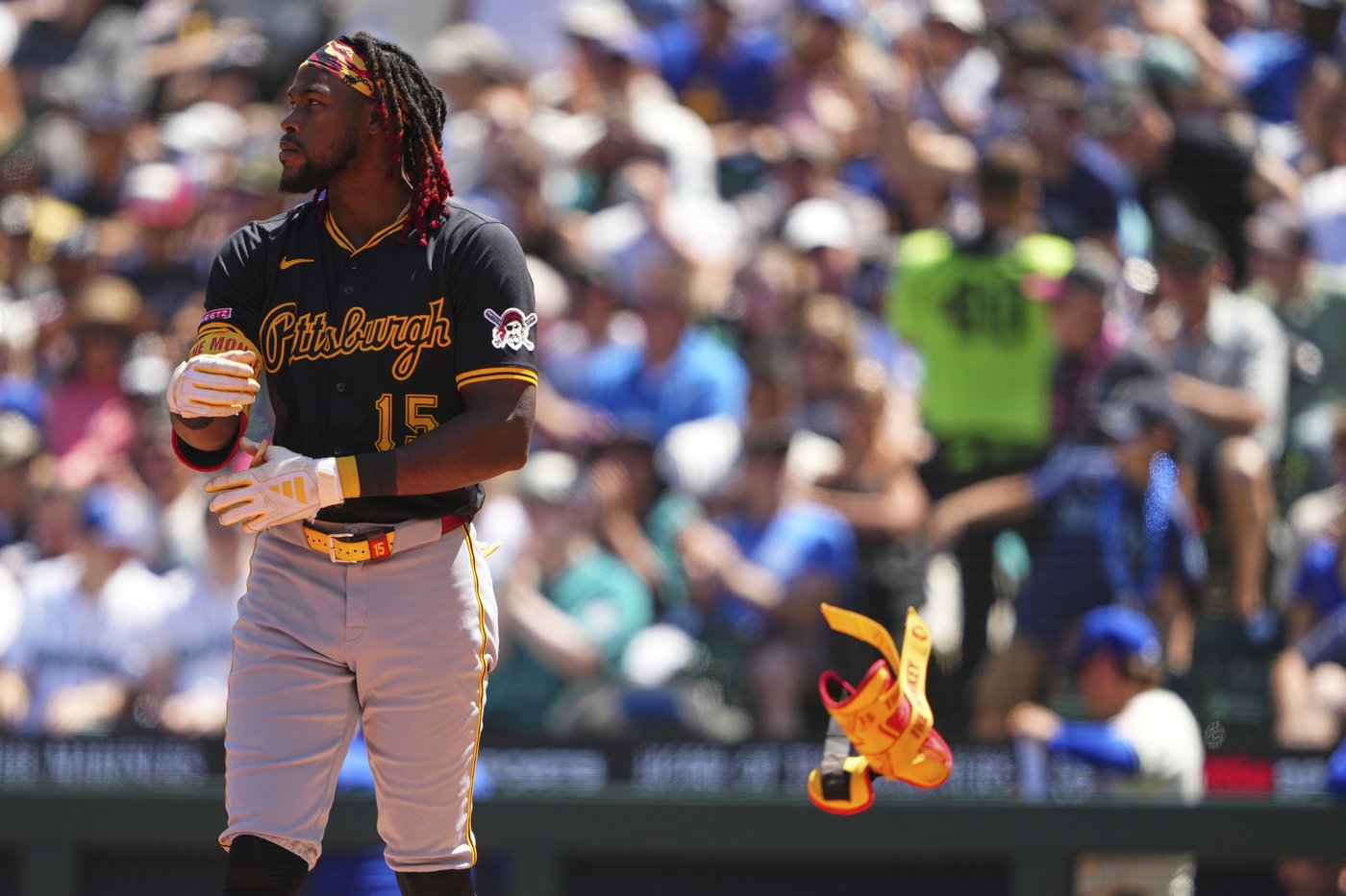 Pirates' Oneil Cruz nabs Mariners' Crawford at the plate on a 105.2 mph throw from center field | iNFOnews.ca