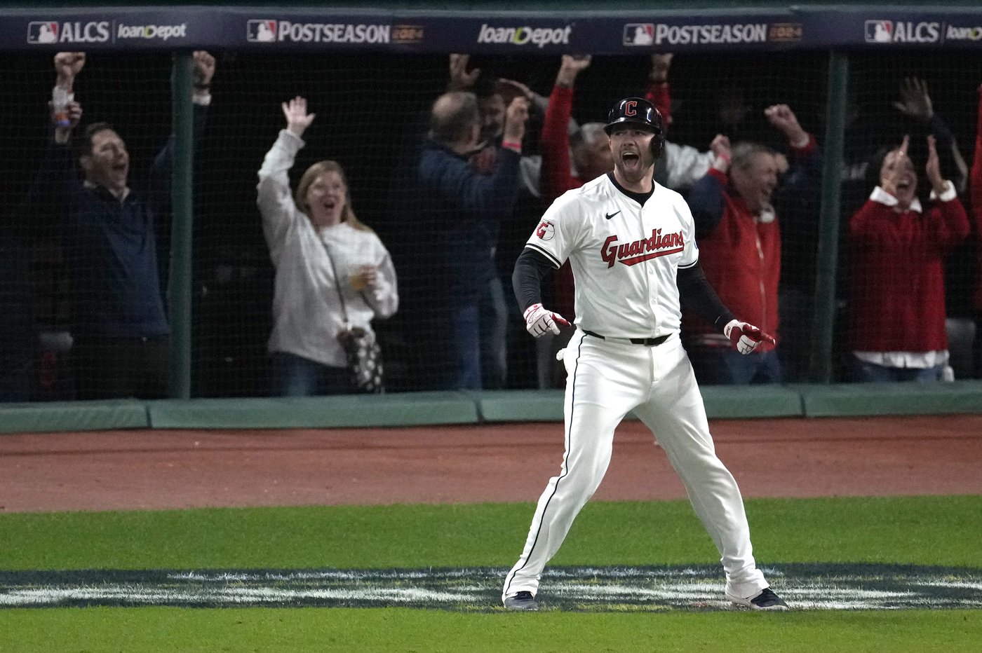 Fry's 2-run homer in 10th sends Guardians to stunning 7-5 win over Yankees | iNFOnews.ca Fry's 2-run homer in 10th sends Guardians to stunning 7-5 win over Yankees | iNFOnews.ca