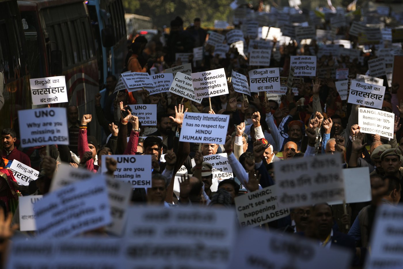 Hundreds protest in New Delhi against reported attacks on Hindus in Bangladesh | iNFOnews.ca
