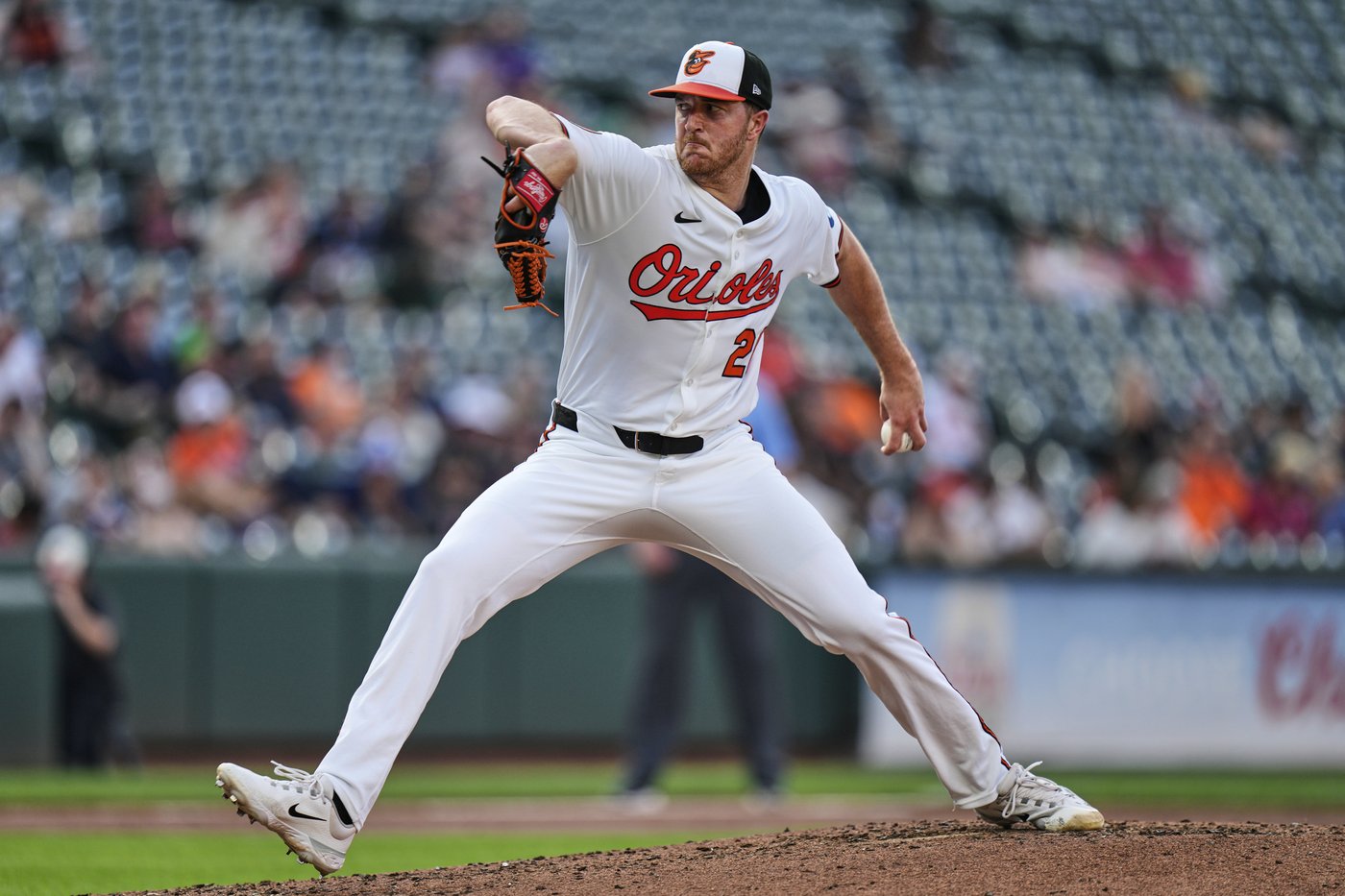 Rogers shuts down Rangers and Holliday hits a three-run homer in Orioles' 6-0 win | iNFOnews.ca
