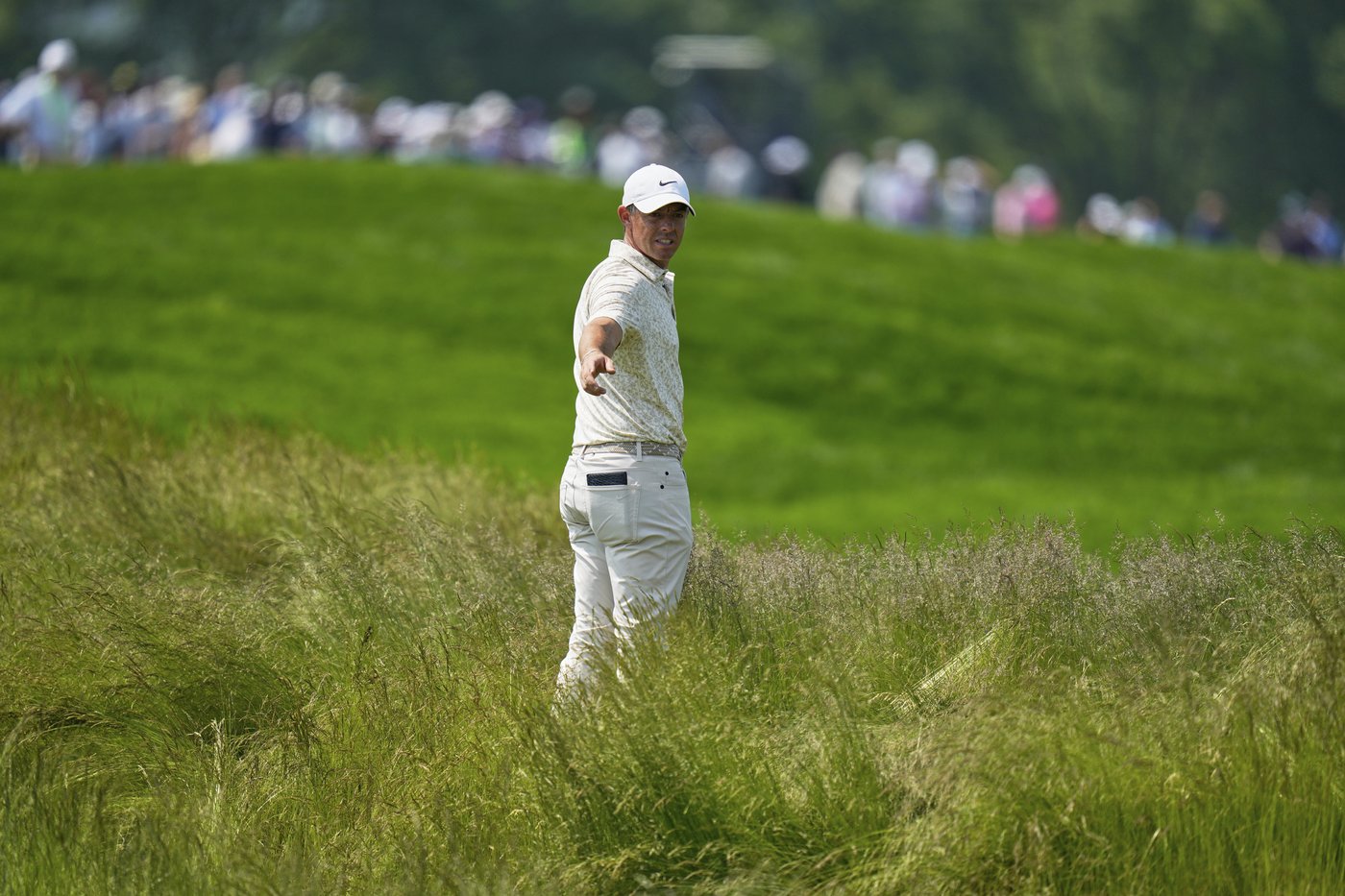 Slumping Rory McIlroy fails to take advantage of a bright start at Oakmont, shoots 74 in first round | iNFOnews.ca