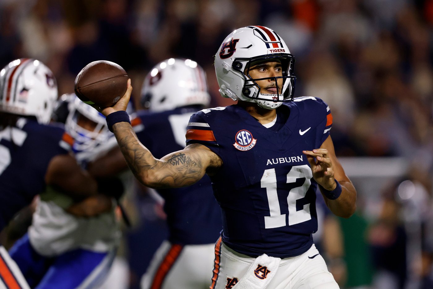 Kentucky notches 7 sacks in a 10-3 victory at Auburn for Wildcats' first SEC win | iNFOnews.ca Kentucky notches 7 sacks in a 10-3 victory at Auburn for Wildcats' first SEC win | iNFOnews.ca