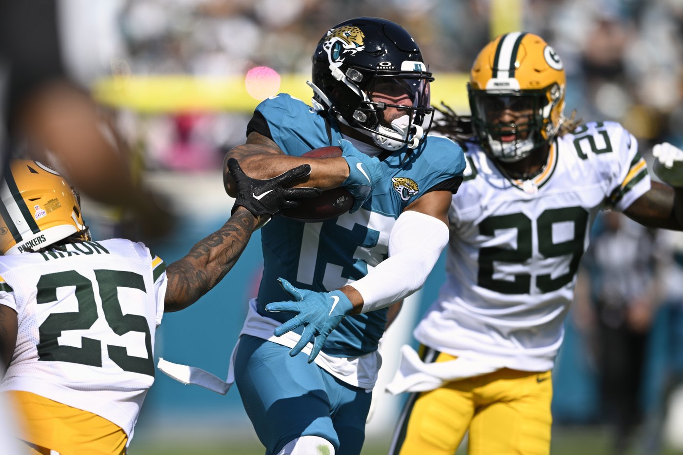 Jags WR Christian Kirk is out for the season after breaking his left collarbone | iNFOnews.ca Jags WR Christian Kirk is out for the season after breaking his left collarbone | iNFOnews.ca