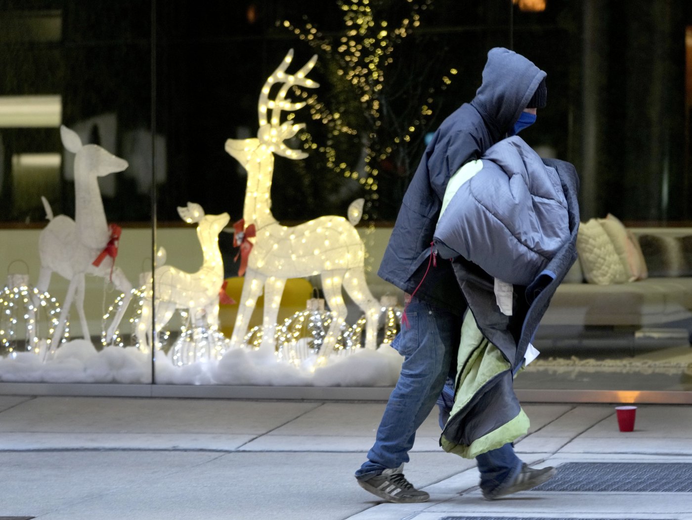 Bone-chilling cold returns to the Midwest in the wake of a storm that soaked the East Coast | iNFOnews.ca