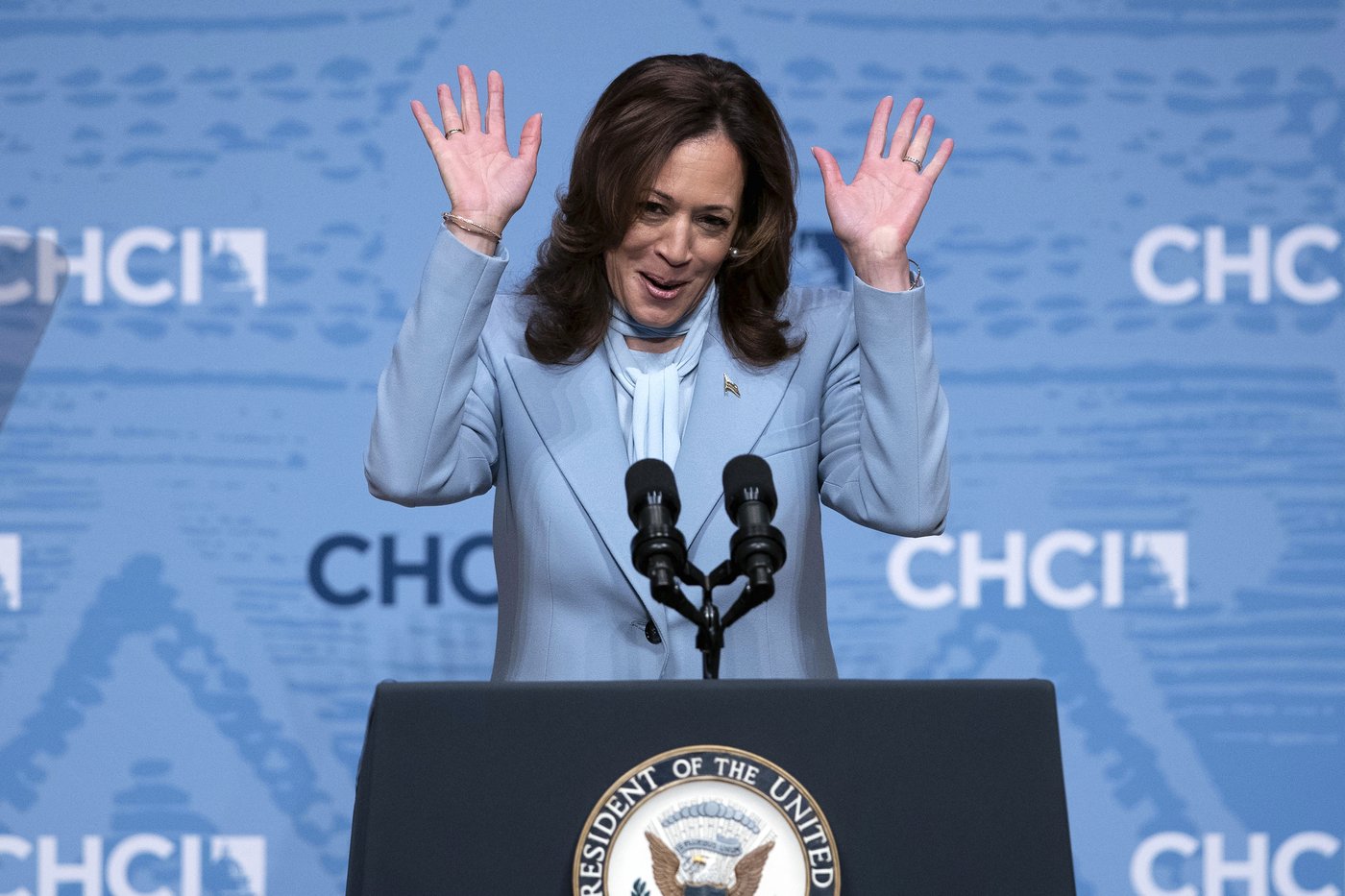 Harris hits Trump's promise of mass deportations as Trump rallies on Long Island | iNFOnews.ca