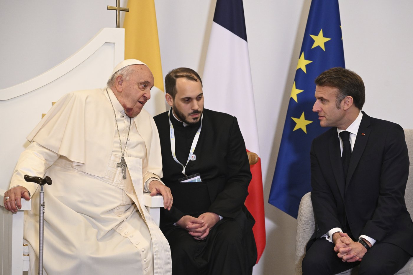 Pope Francis makes 1st papal visit to France's Corsica awash in expressions of popular piety | iNFOnews.ca