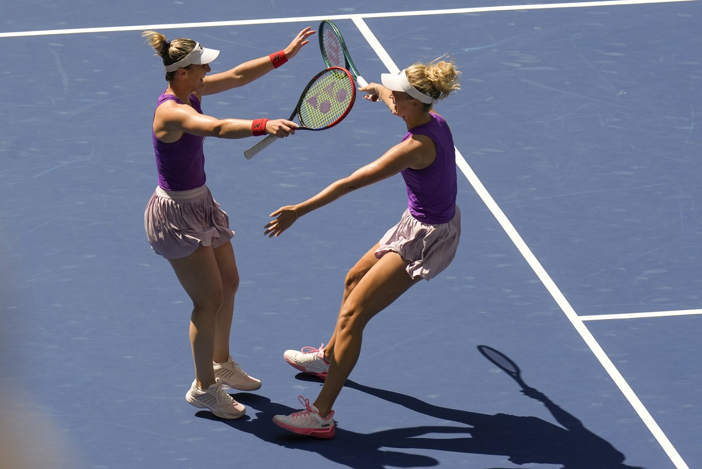 Dabrowski and Routliffe end tennis partnership after three WTA doubles titles in 2025 | iNFOnews.ca
