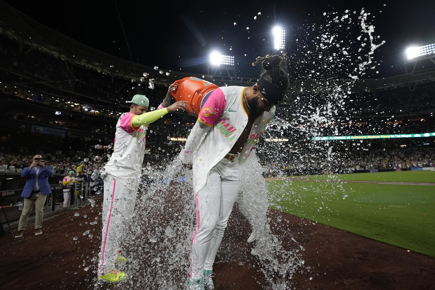 White Sox lose 118th game, waste 9th-inning comeback as Padres win 3-2 on Tatis hit in 10th | iNFOnews.ca White Sox lose 118th game, waste 9th-inning comeback as Padres win 3-2 on Tatis hit in 10th | iNFOnews.ca
