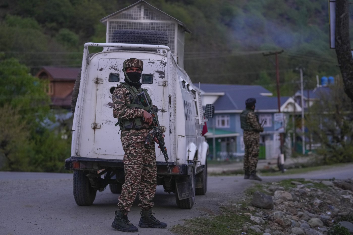Militants kill at least 26 tourists at a resort in Indian-controlled Kashmir | iNFOnews.ca Militants kill at least 26 tourists at a resort in Indian-controlled Kashmir | iNFOnews.ca