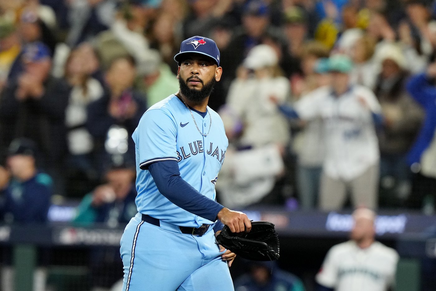 Photo Gallery: Mariners take 3-2 lead in ALCS with 6-2 win in Game 5 | iNFOnews.ca