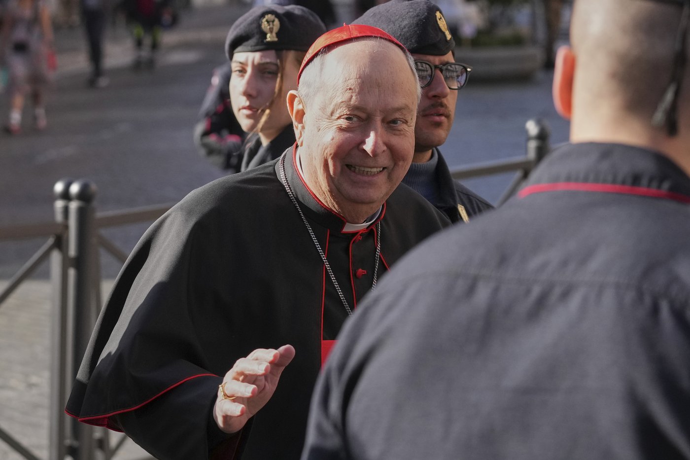 Pope Francis worried about greeting crowd in St. Peter's Square but was thankful he did, report says | iNFOnews.ca Pope Francis worried about greeting crowd in St. Peter's Square but was thankful he did, report says | iNFOnews.ca
