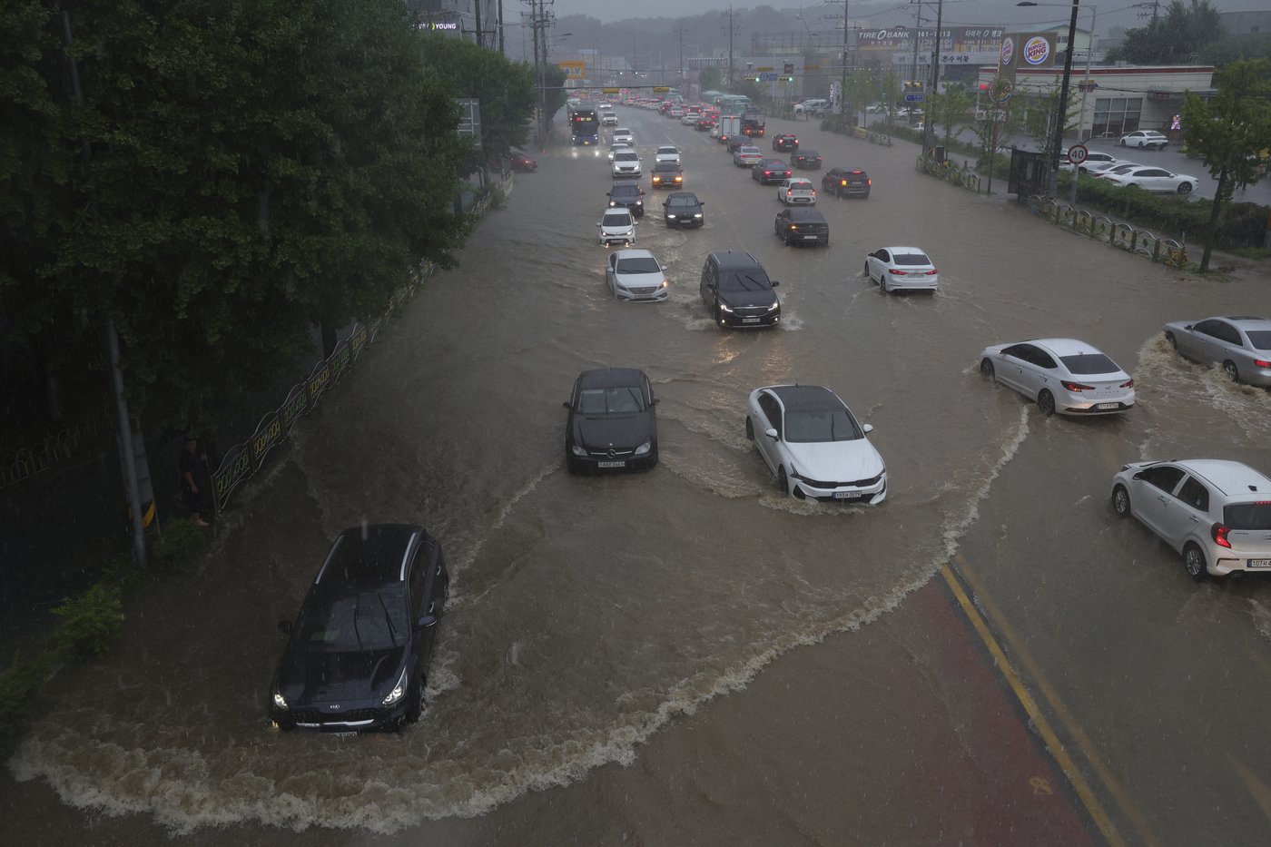 Heavy rain begins to slow in South Korea's capital region after leaving 1 person dead | iNFOnews.ca Heavy rain begins to slow in South Korea's capital region after leaving 1 person dead | iNFOnews.ca