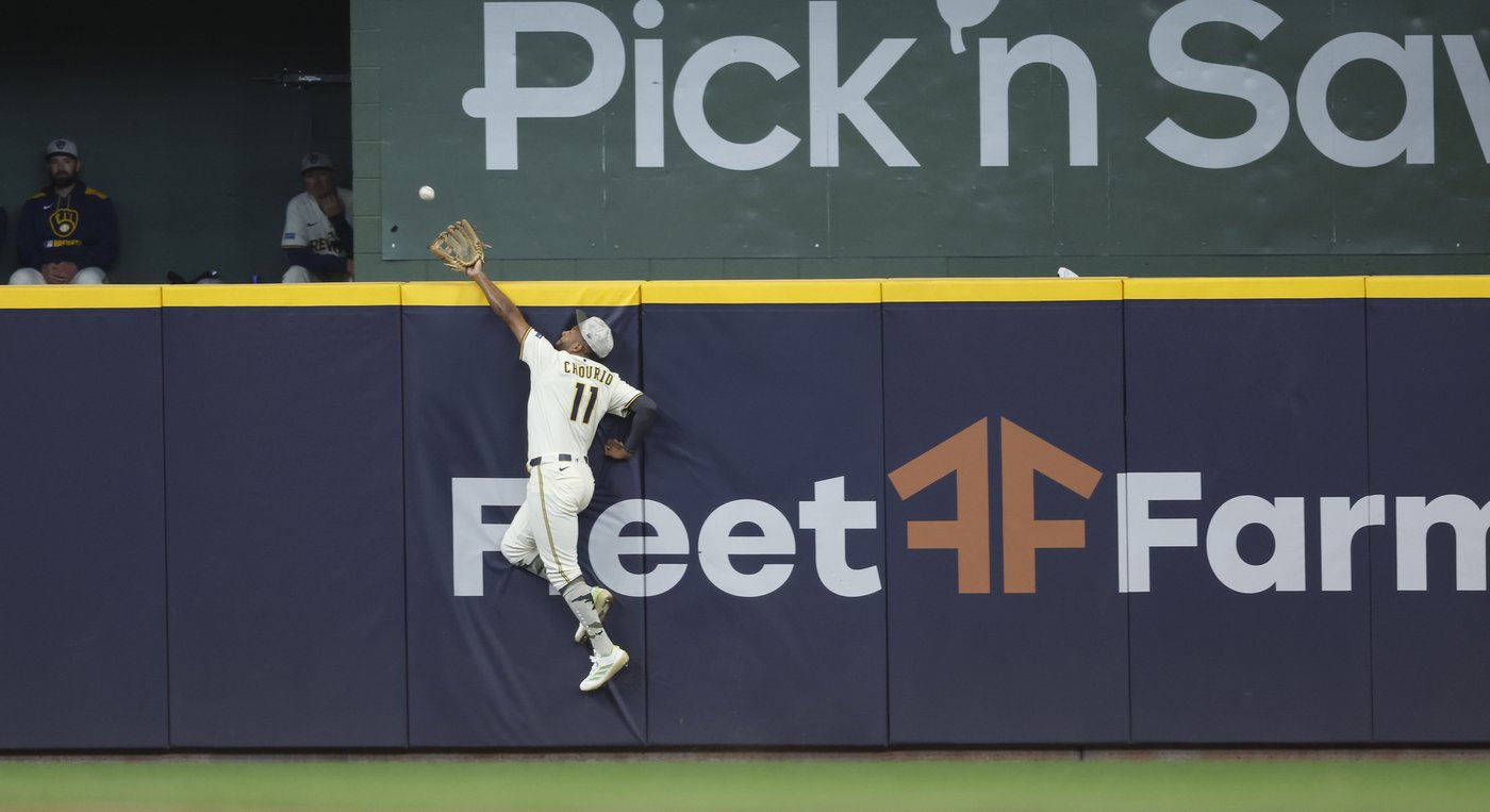Twins' 13-game win streak ends as Jackson Chourio's big catch preserves 5-2 victory for Brewers | iNFOnews.ca Twins' 13-game win streak ends as Jackson Chourio's big catch preserves 5-2 victory for Brewers | iNFOnews.ca