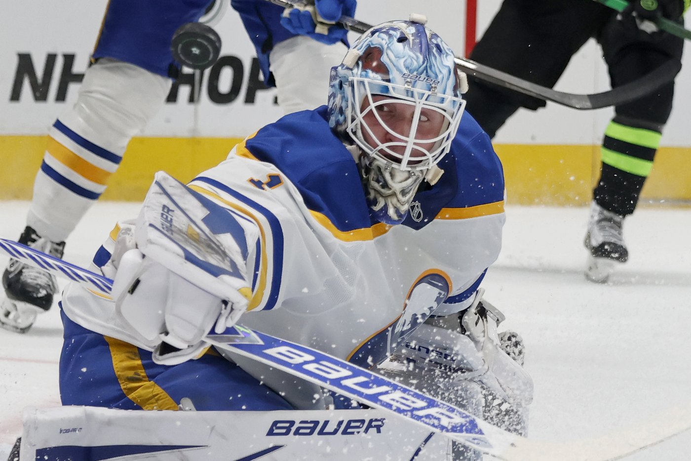 Wyatt Johnston scores go-ahead goal midway through 3rd period as Stars beat Sabres 4-2 | iNFOnews.ca