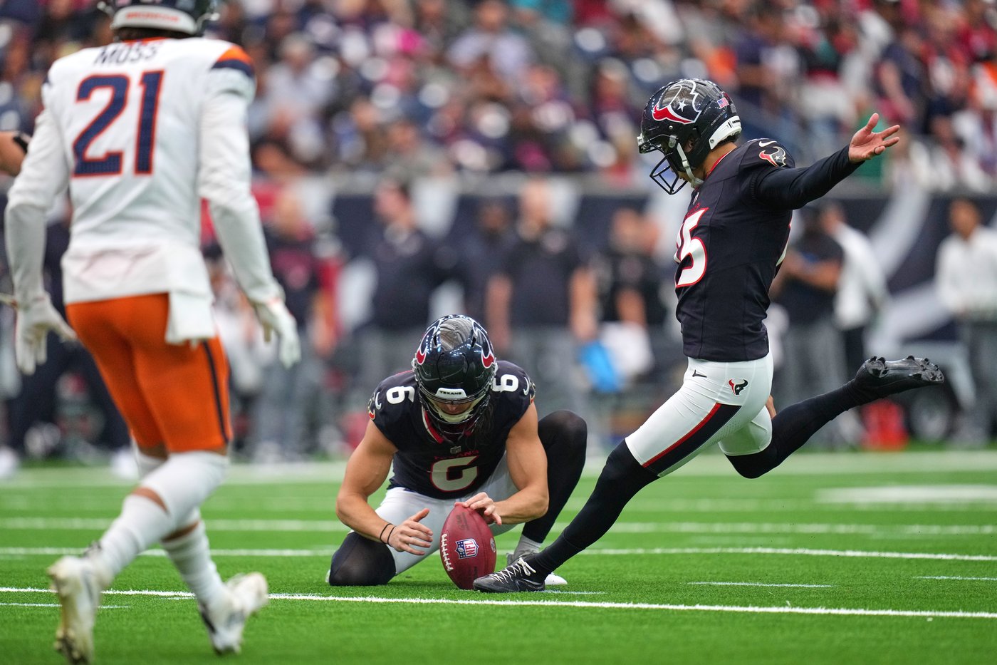 Broncos rally to beat Texans 18-15 with last-second field goal | iNFOnews.ca Broncos rally to beat Texans 18-15 with last-second field goal | iNFOnews.ca