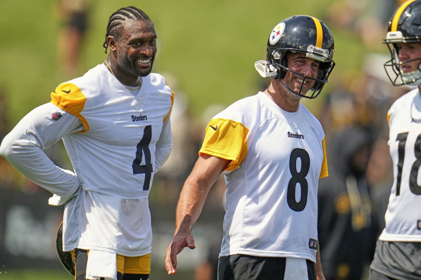 Aaron Rodgers' first training camp in Pittsburgh starts with a meaningless pick and careful optimism | iNFOnews.ca Aaron Rodgers' first training camp in Pittsburgh starts with a meaningless pick and careful optimism | iNFOnews.ca