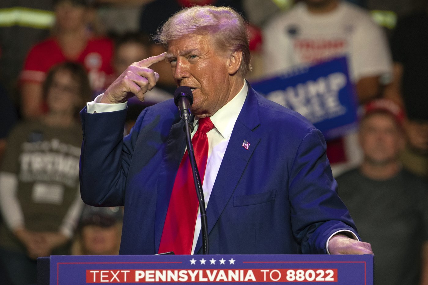 Trump listens during a farming event in rural Pennsylvania, then threatens John Deere with tariffs | iNFOnews.ca
