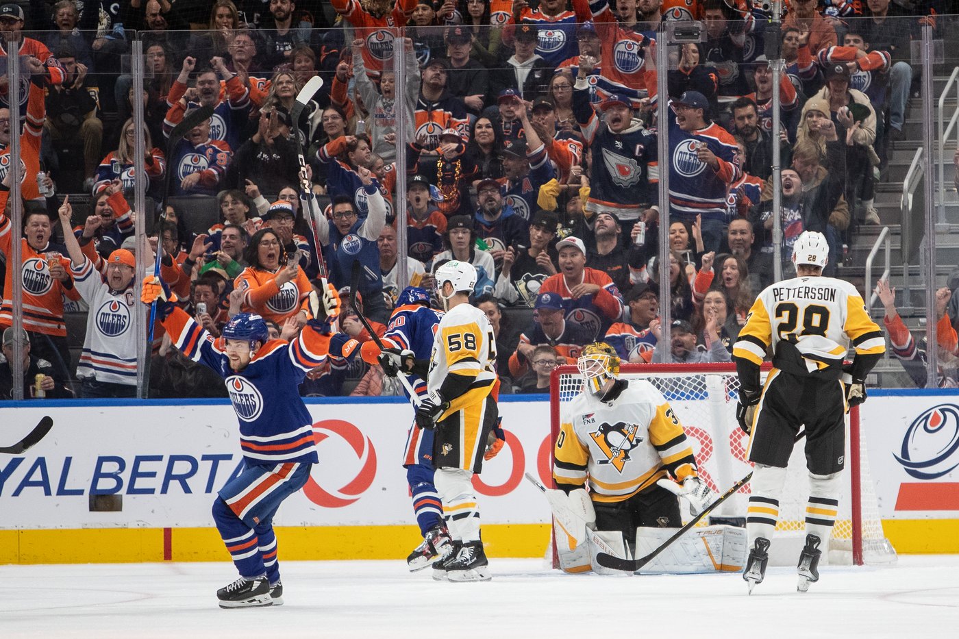 Arvidsson outshines superstars in Oilers' 4-0 win over Penguins | iNFOnews.ca Arvidsson outshines superstars in Oilers' 4-0 win over Penguins | iNFOnews.ca