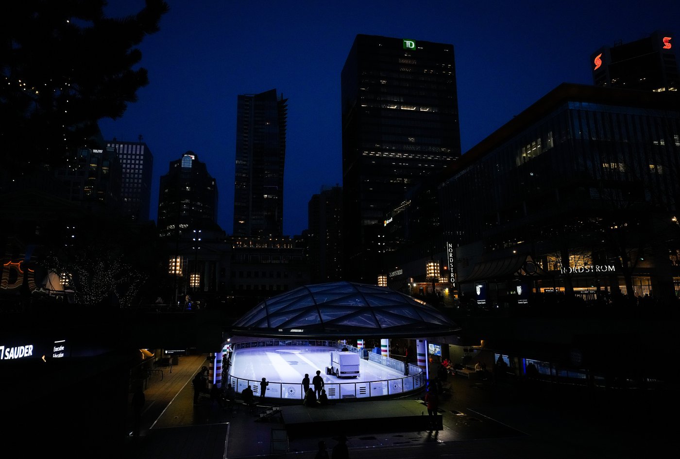 Zamboni driver in western Quebec arrested for impaired driving after rink incident | iNFOnews.ca