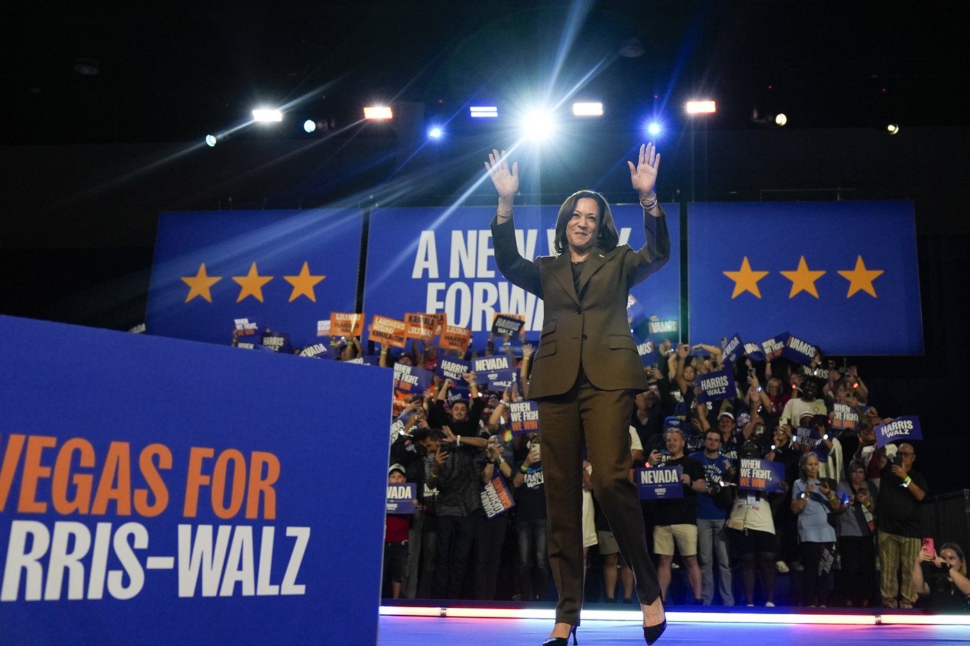 Harris trolls Trump at Vegas rally and LA fundraiser, says her crowds are 'pretty big' | iNFOnews.ca Harris trolls Trump at Vegas rally and LA fundraiser, says her crowds are 'pretty big' | iNFOnews.ca