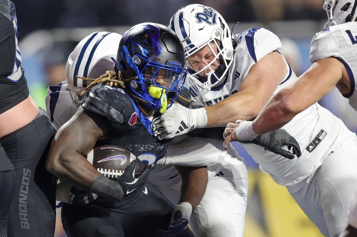 Ashton Jeanty runs for 209 yards and 3 TDs, No. 12 Boise State holds off Nevada 28-21 | iNFOnews.ca Ashton Jeanty runs for 209 yards and 3 TDs, No. 12 Boise State holds off Nevada 28-21 | iNFOnews.ca