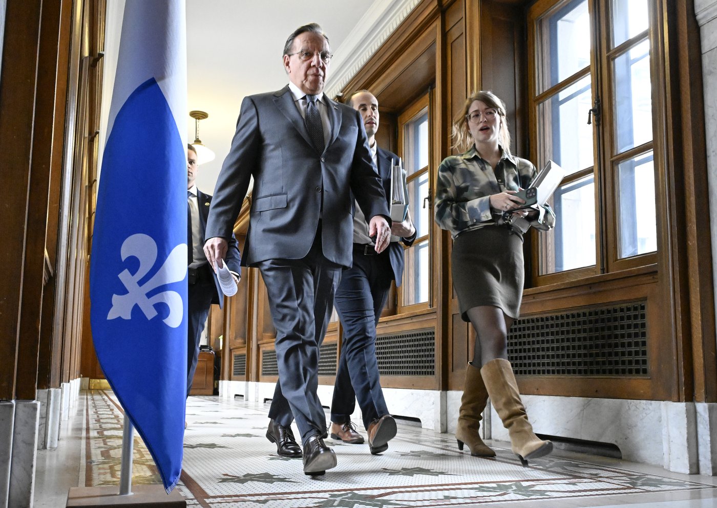 Quebec premier to shuffle cabinet next week, prorogue provincial legislature | iNFOnews.ca
