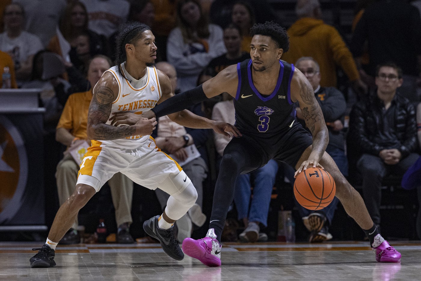 Lanier scores 19 as No. 1 Tennessee routs Western Carolina 84-36 | iNFOnews.ca Lanier scores 19 as No. 1 Tennessee routs Western Carolina 84-36 | iNFOnews.ca