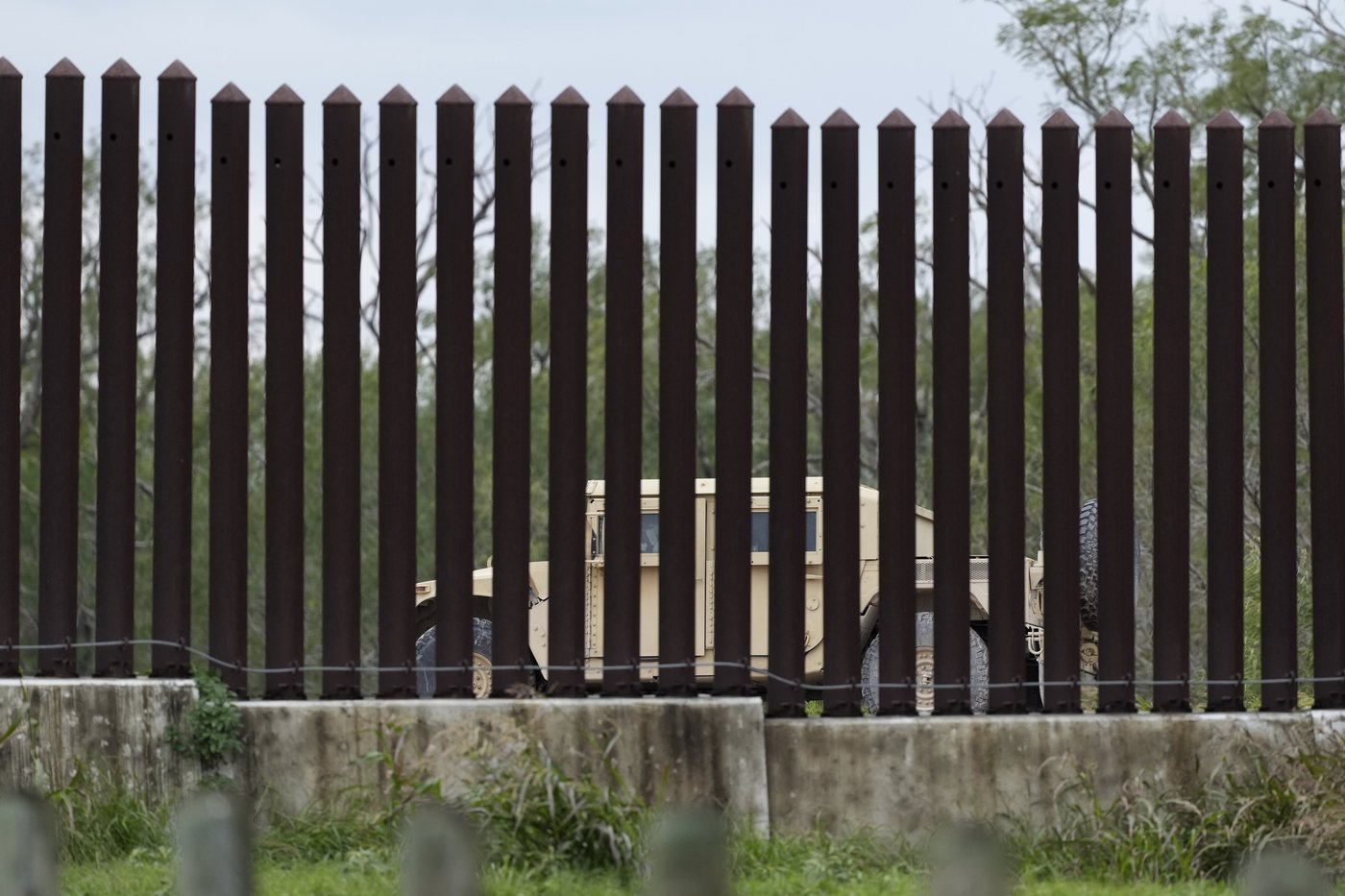 Texas National Guard can now arrest and detain people who illegally enter the US | iNFOnews.ca