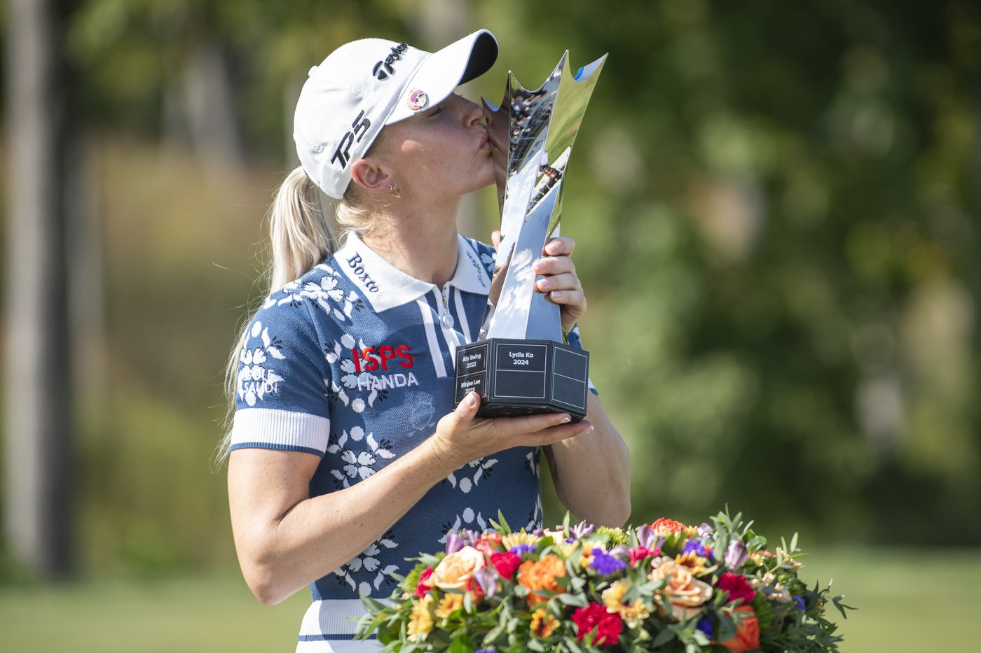 Hull takes advantage of Thitikul's final-hole meltdown to win Kroger Queen City title | iNFOnews.ca Hull takes advantage of Thitikul's final-hole meltdown to win Kroger Queen City title | iNFOnews.ca