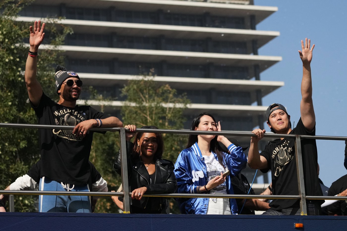 Dodgers celebrate World Series title with downtown parade, stadium rally | iNFOnews.ca