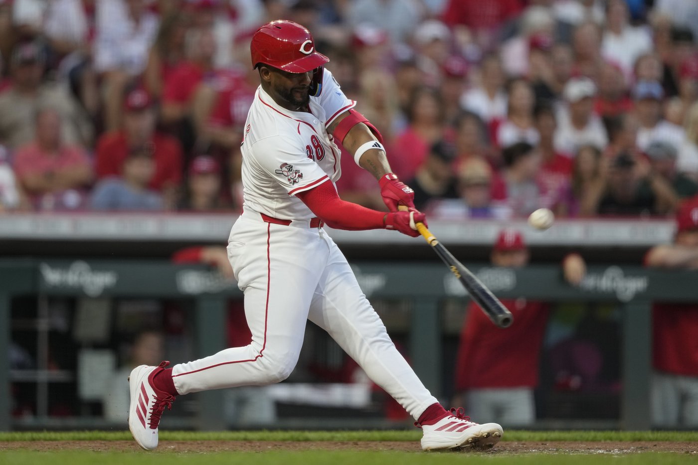 Andujar hits a grand slam to help Greene and the Reds beat the Phillies 8-0 | iNFOnews.ca