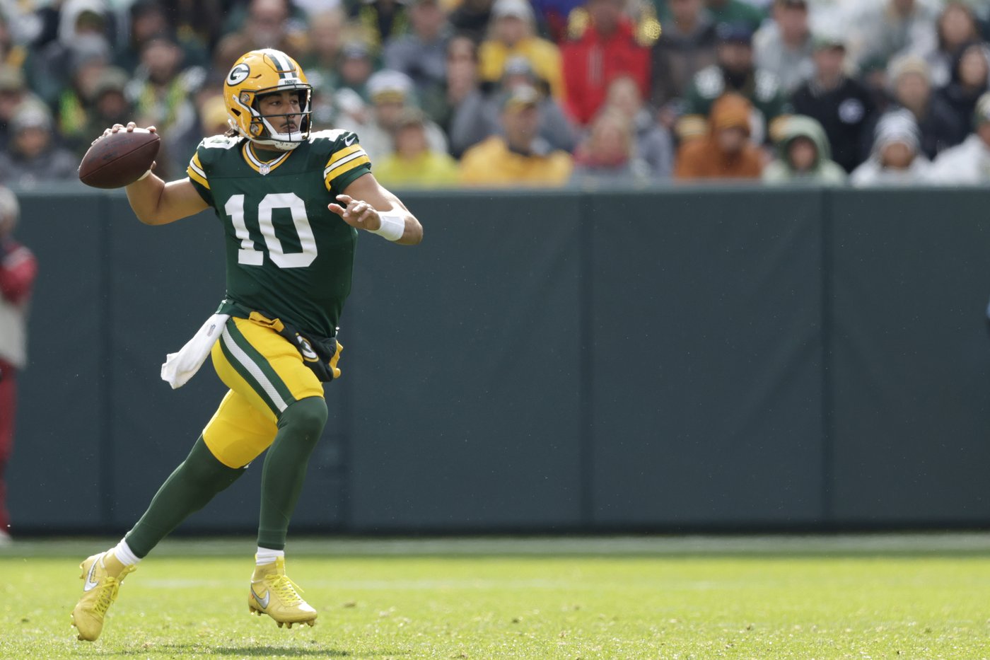 Packers' QB Love dominates Cards with full complement of receivers | iNFOnews.ca Packers' QB Love dominates Cards with full complement of receivers | iNFOnews.ca