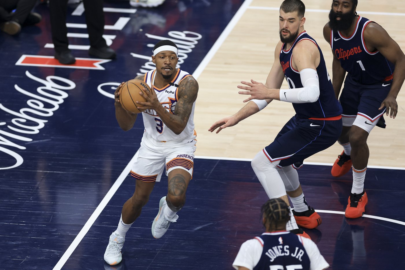 Durant, Beal lead Suns to 116-113 OT victory over Clippers, spoiling LA's Intuit Dome opener | iNFOnews.ca