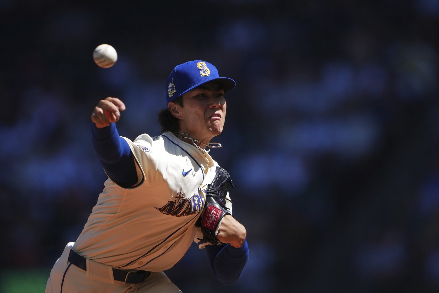 Woo continues to wow Mariners with record streak of pitching 6 innings and few walks | iNFOnews.ca