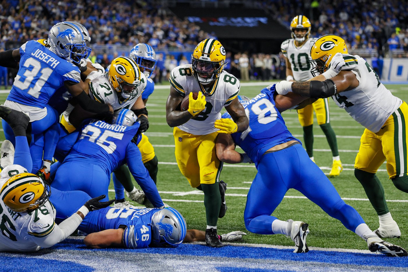 Dan Campbell's 4th-down gambles help Lions beat Packers 34-31 and clinch playoffs | iNFOnews.ca