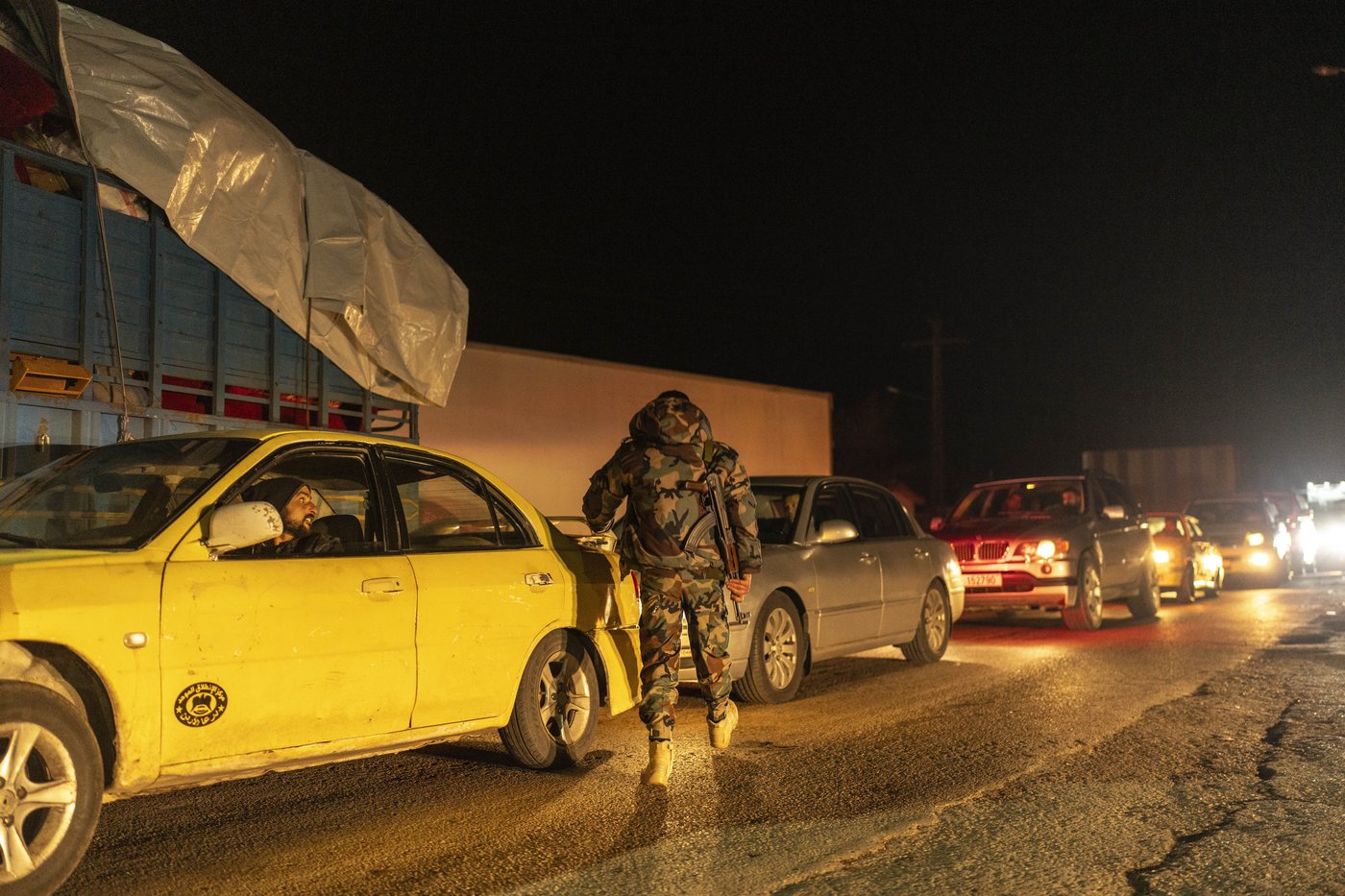 Syria's embassy in Lebanon suspends services as Lebanon hands over former Syrian army officers | iNFOnews.ca Syria's embassy in Lebanon suspends services as Lebanon hands over former Syrian army officers | iNFOnews.ca
