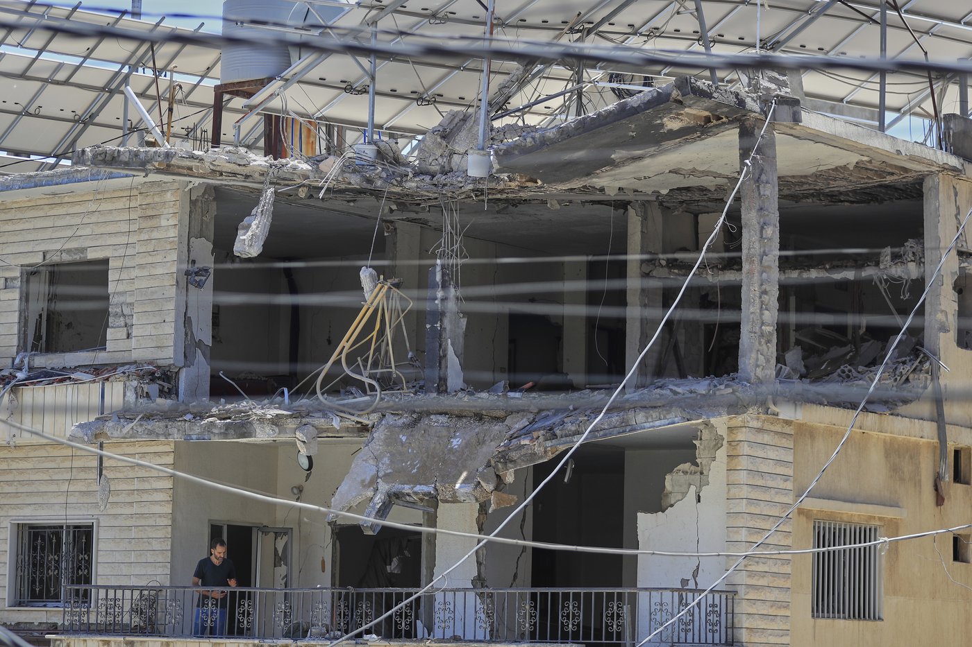 1 killed and 11 wounded in intense Israeli strikes on south Lebanon | iNFOnews.ca 1 killed and 11 wounded in intense Israeli strikes on south Lebanon | iNFOnews.ca