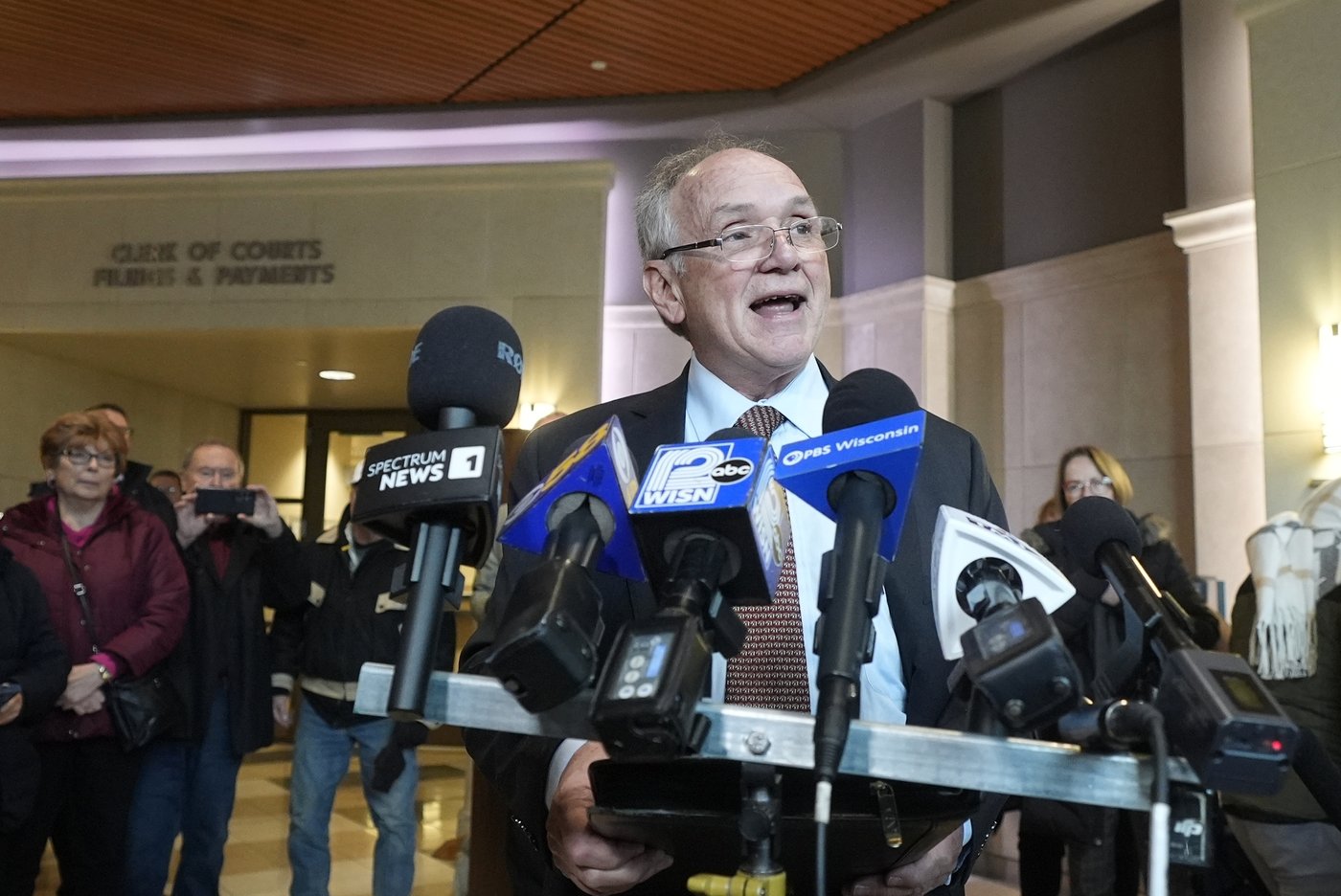 Former Trump attorney lashes out at 'lawfare' after court appearance in Wisconsin fake electors case | iNFOnews.ca Former Trump attorney lashes out at 'lawfare' after court appearance in Wisconsin fake electors case | iNFOnews.ca