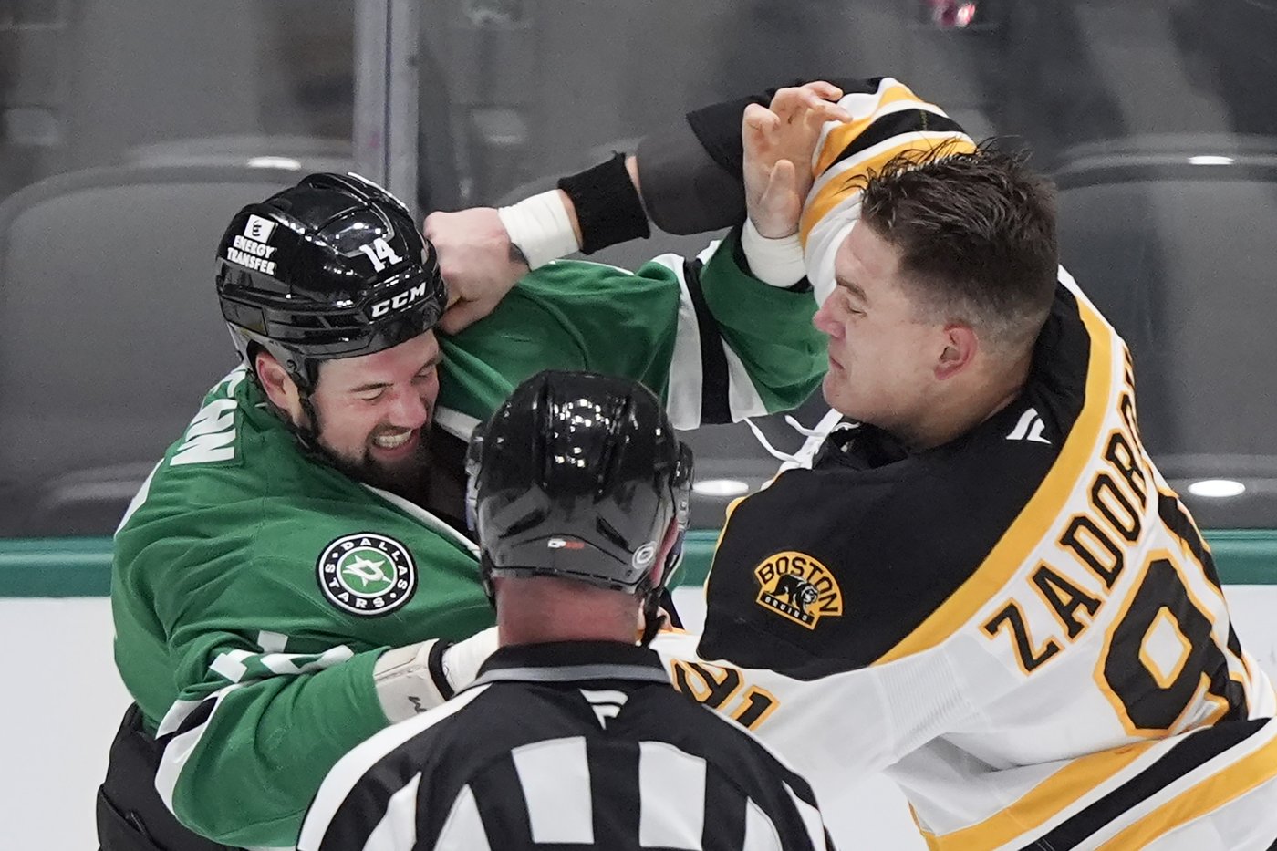 Dadonov scores 2 goals, including a penalty shot, as the Stars beat the Bruins 7-2 | iNFOnews.ca Dadonov scores 2 goals, including a penalty shot, as the Stars beat the Bruins 7-2 | iNFOnews.ca