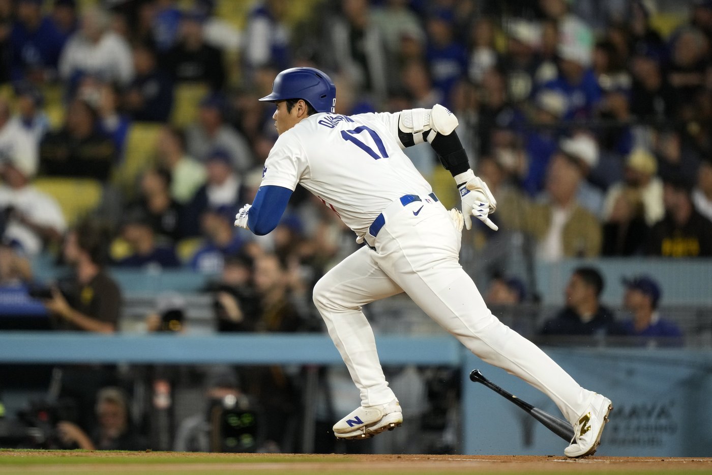Padres turn triple play to clinch playoff spot with 4-2 win over Dodgers | iNFOnews.ca Padres turn triple play to clinch playoff spot with 4-2 win over Dodgers | iNFOnews.ca