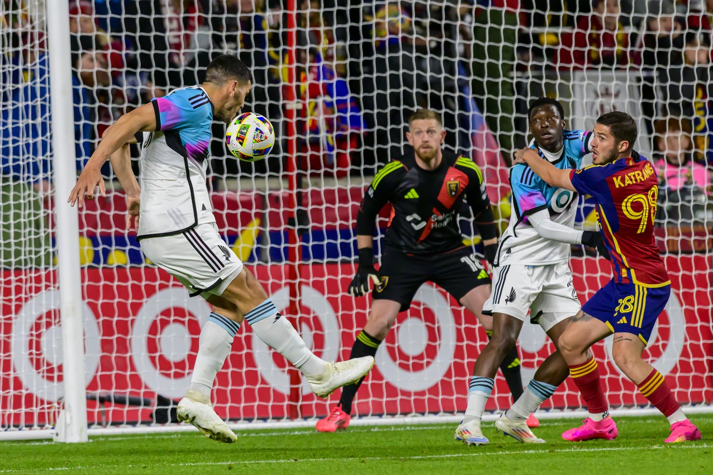 Jefferson Diaz scores the decisive goal in a 5-4 shootout as Minnesota beats RSL in MLS playoffs | iNFOnews.ca