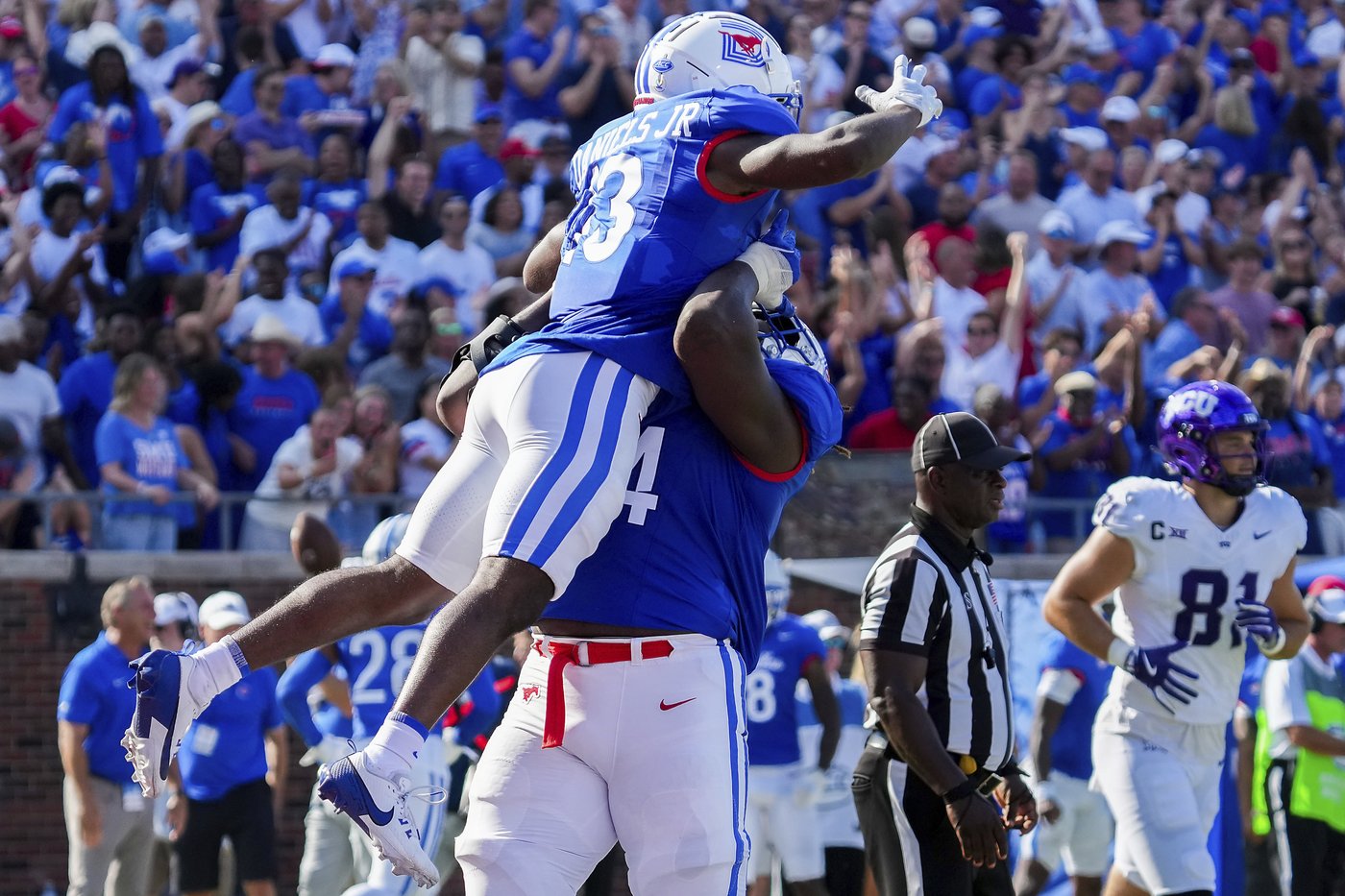 SMU gets 4 TDs from Smith and three more with offense watching, beats TCU 66-42 after Dykes ejected | iNFOnews.ca