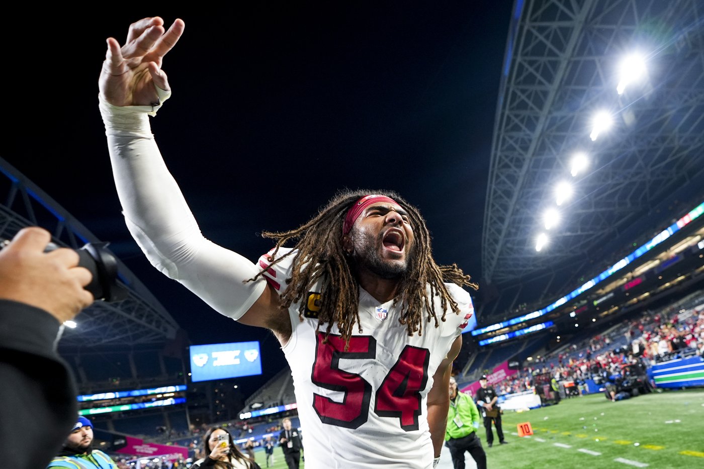 The 49ers avoid another late-game collapse thanks in part to big plays from rookies | iNFOnews.ca