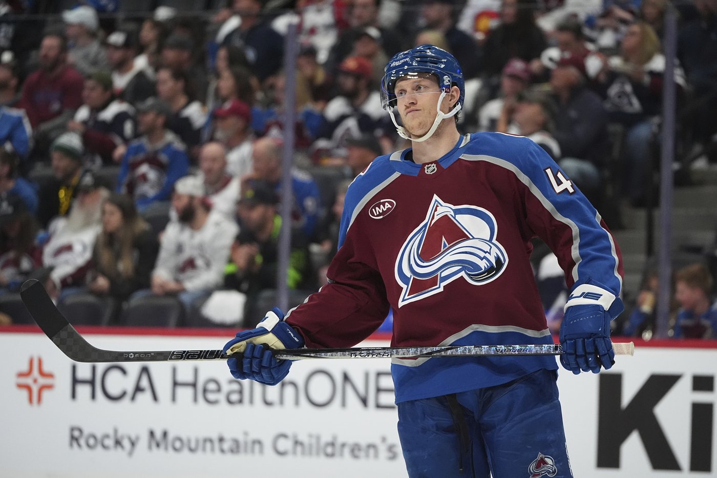 Josh Manson signs 2-year contract with Colorado Avalanche after injury-plagued season | iNFOnews.ca