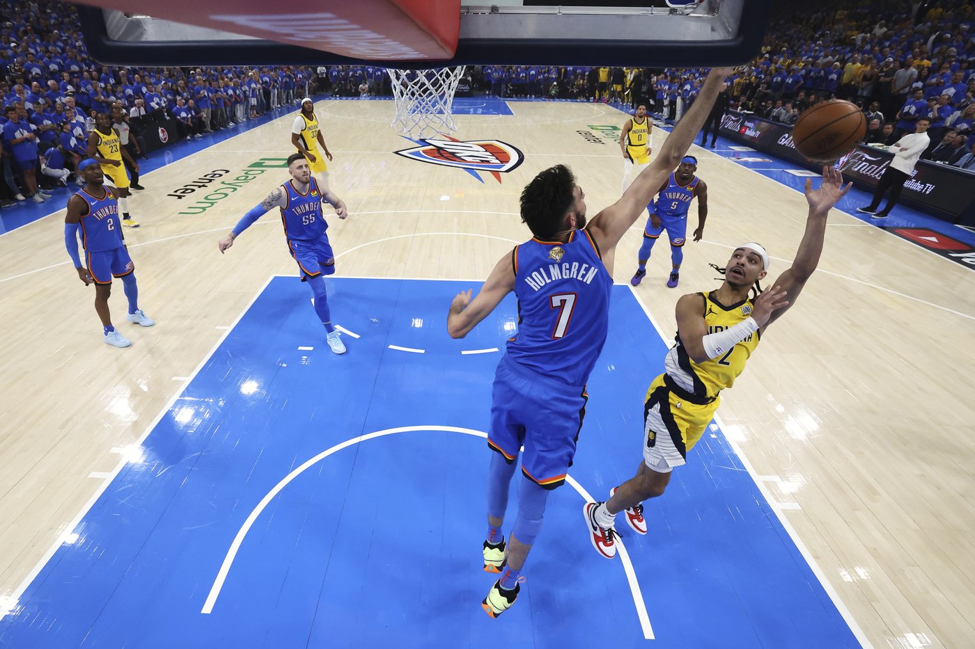 Oklahoma City Thunder win first NBA title with dominant defense in Game 7 | iNFOnews.ca