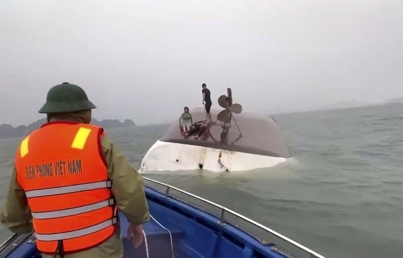 Vietnam tour boat survivor describes his escape | iNFOnews.ca