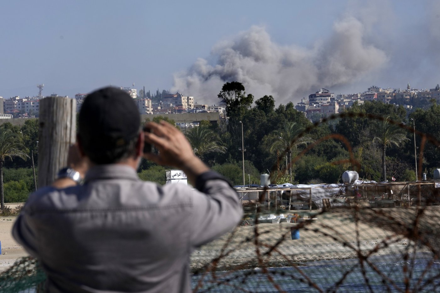 Middle East latest: Israeli strikes kill a hospital director in Lebanon and wound 9 medics in Gaza | iNFOnews.ca Middle East latest: Israeli strikes kill a hospital director in Lebanon and wound 9 medics in Gaza | iNFOnews.ca