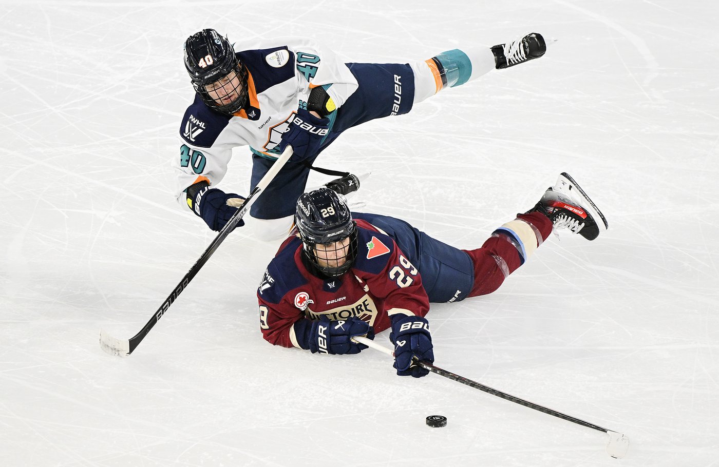 Top draft pick Sarah Fillier scores twice for first PWHL goals, Sirens beat Victoire | iNFOnews.ca