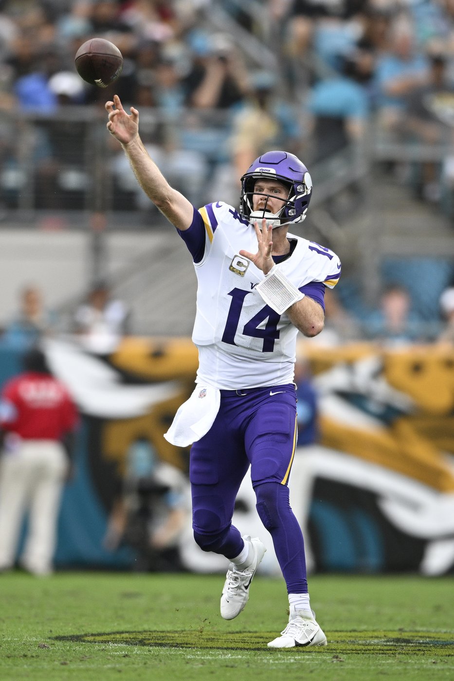 The Vikings are still winning despite Sam Darnold's recent spate of interceptions | iNFOnews.ca
