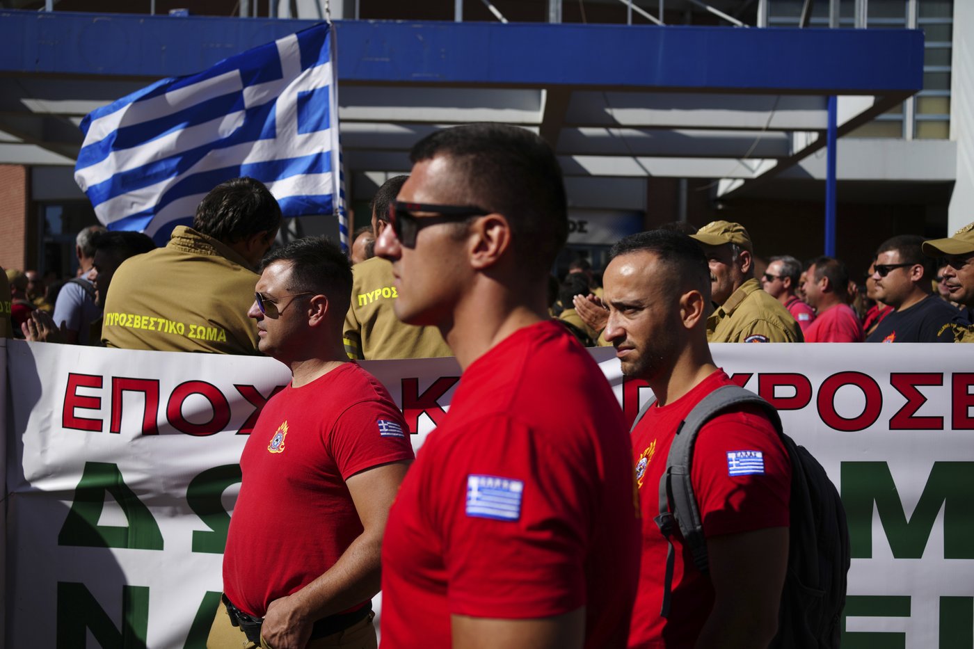 As summers get hotter, Greece's seasonal firefighters protest for permanent jobs | iNFOnews.ca As summers get hotter, Greece's seasonal firefighters protest for permanent jobs | iNFOnews.ca